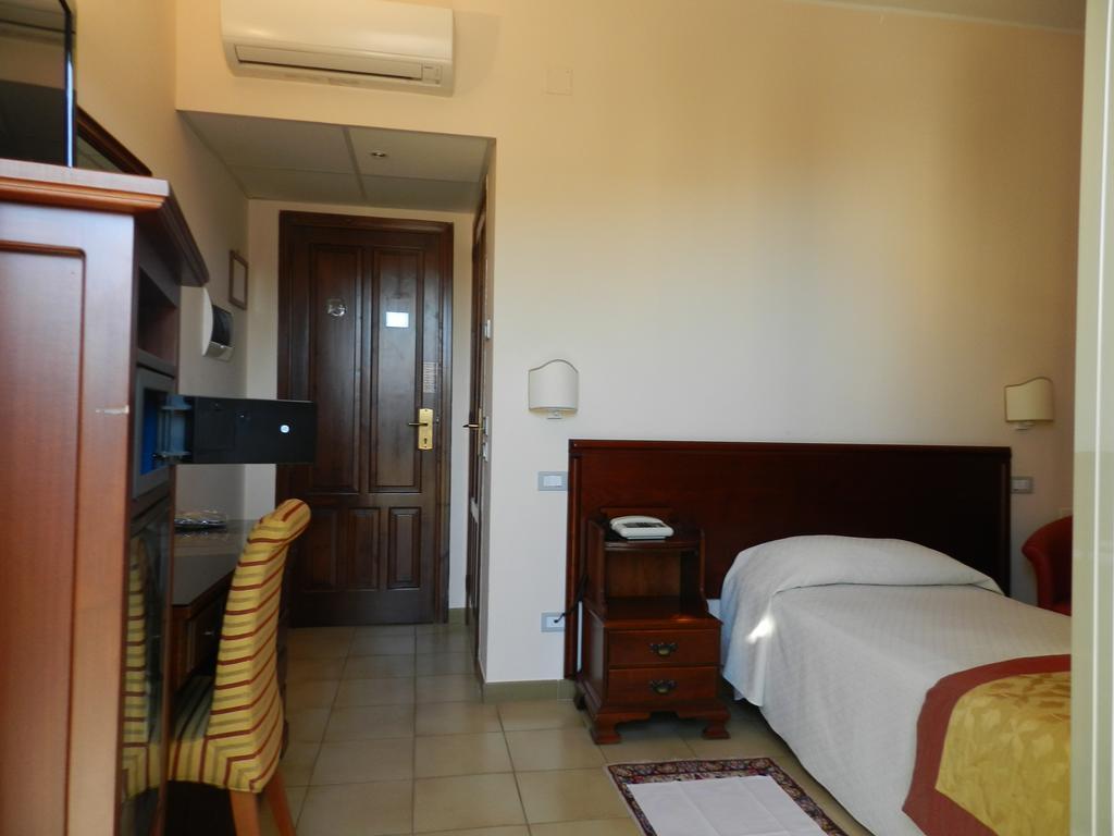 Hotel Il Mulino Capo d'Orlando Luaran gambar